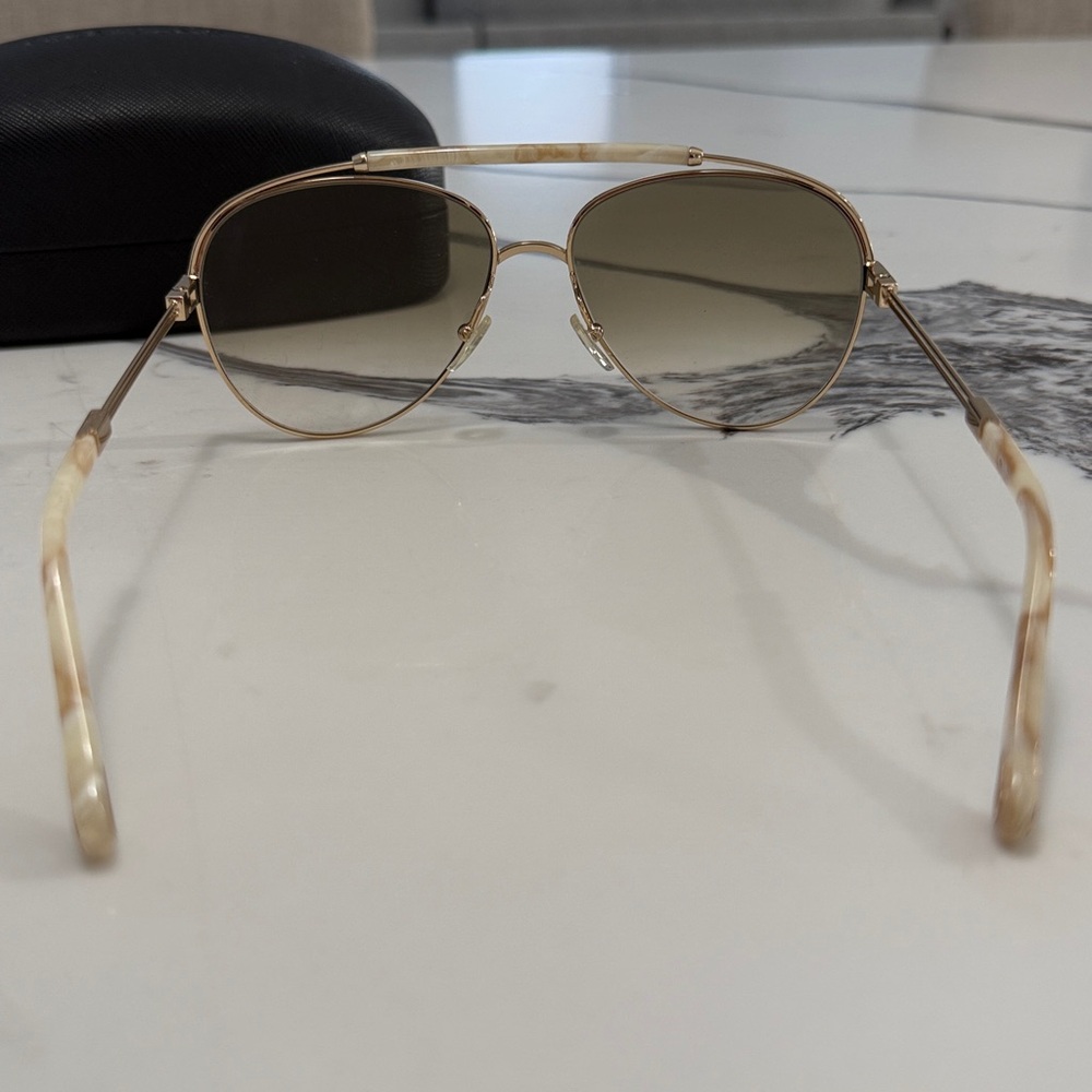 Like new authentic Chloe Gold Aviator Sunglasses - Picture 4 of 8